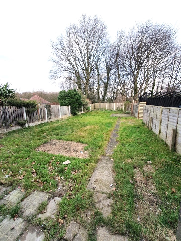 Darfield, Barnsley 3 Bed SemiDetached House, Attlee Crescent, S73