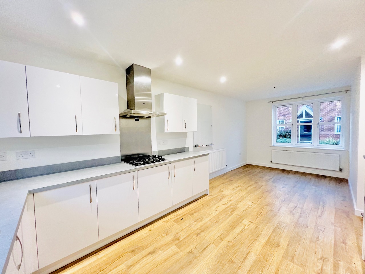 Amesbury 4 Bed Detached House, Amesbury, SN4 To Rent Now for £1,600