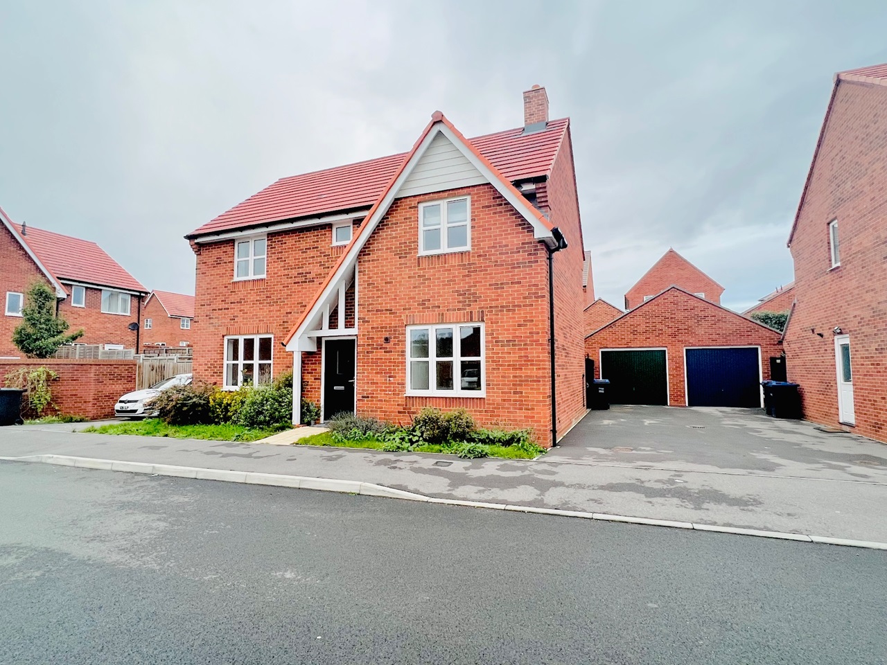 Amesbury 4 Bed Detached House, Amesbury, SN4 To Rent Now for £1,600.00 p/m