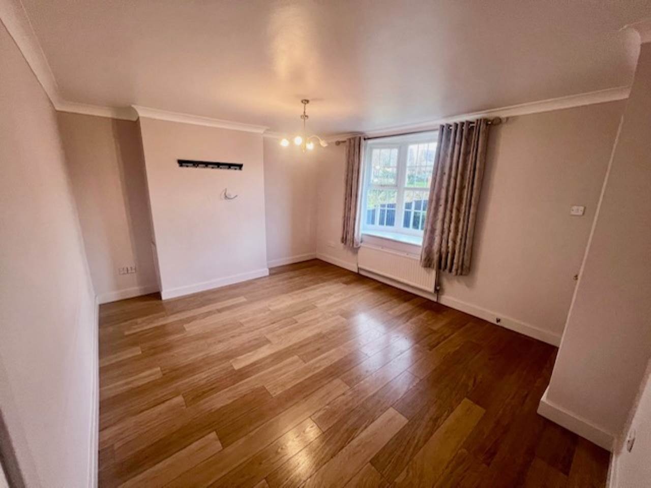 Birdwell, Barnsley 3 Bed SemiDetached House, Worsbrough Road, S70