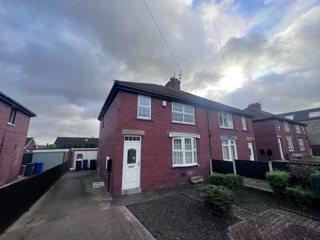 Birdwell, Barnsley 3 Bed SemiDetached House, Worsbrough Road, S70