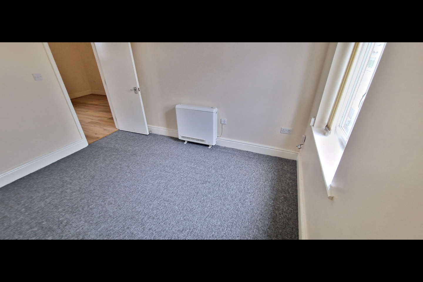Rotherham 2 Bed Flat, Fitzwilliam Rd, S65 To Rent Now for £550.00 p/m