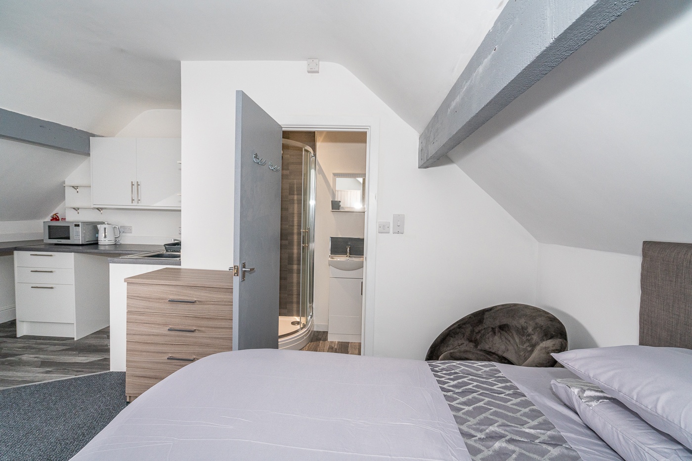 Tamworth Studio Flat, Orchard Street, B79 To Rent Now for £910.00 p/m