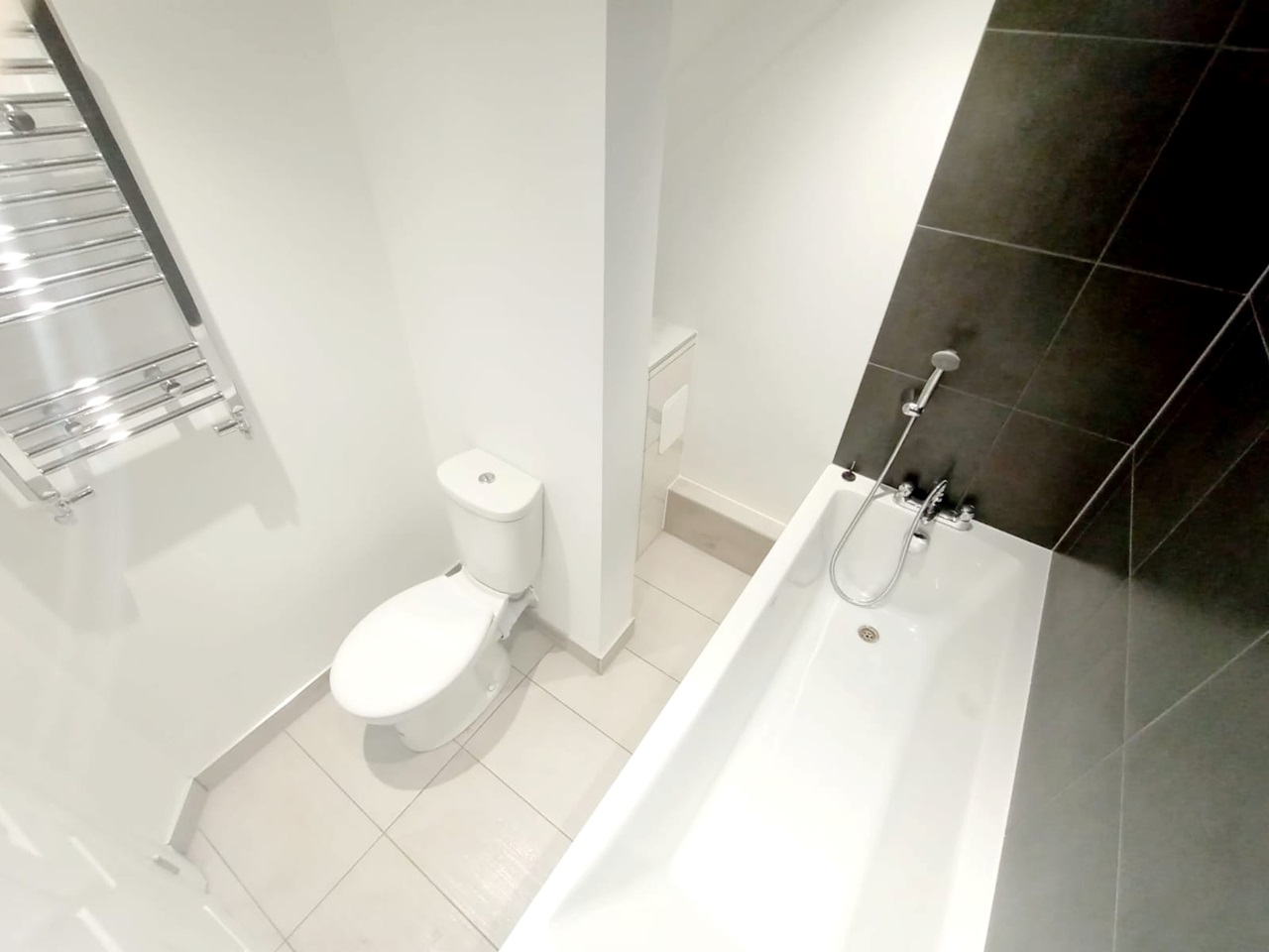 Knottingley 2 Bed Terraced House, Pontefract Road, WF11 To Rent Now