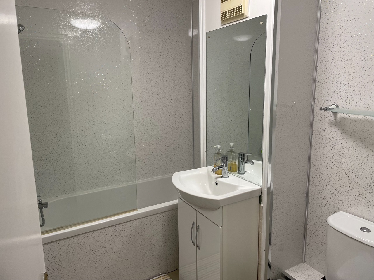 London - 3 Bed Terraced House, Goldfinch Road, SE28 - To Rent Now for £