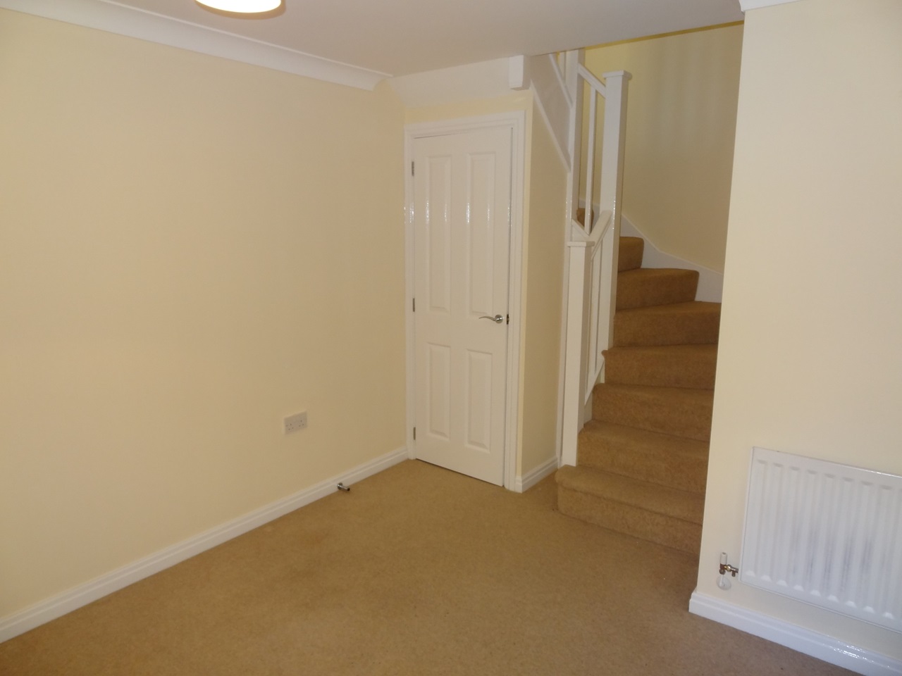 Gamston, Nottingham 2 Bed Terraced House, Bramley Court, NG2 To