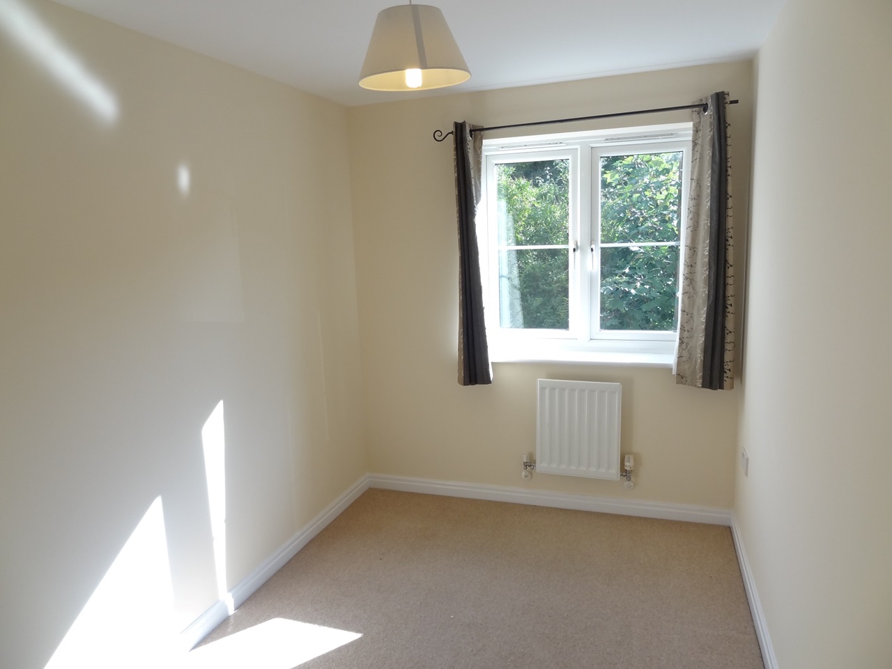 Gamston, Nottingham 2 Bed Terraced House, Bramley Court, NG2 To