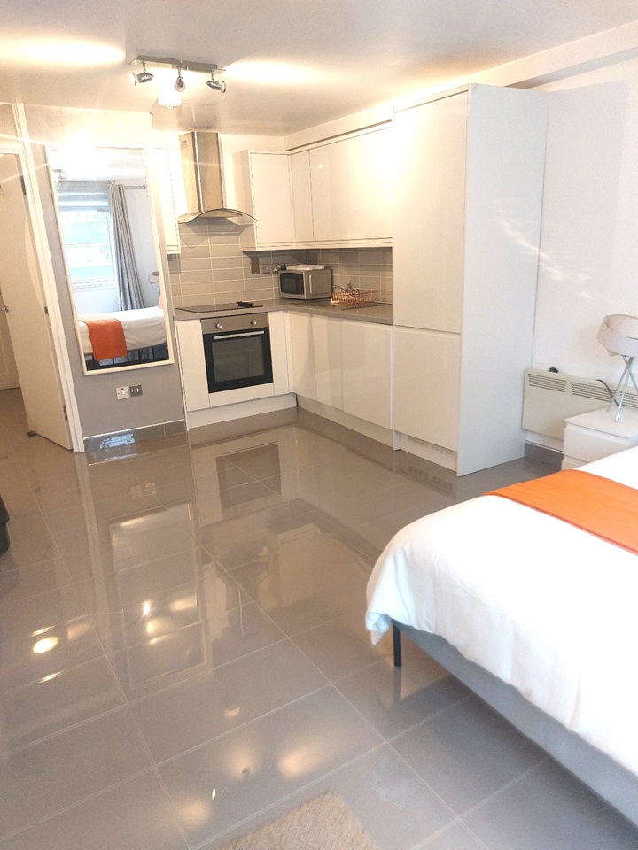 London Studio Flat, Dorchester House, W11 To Rent Now for £1,400.00 p/m