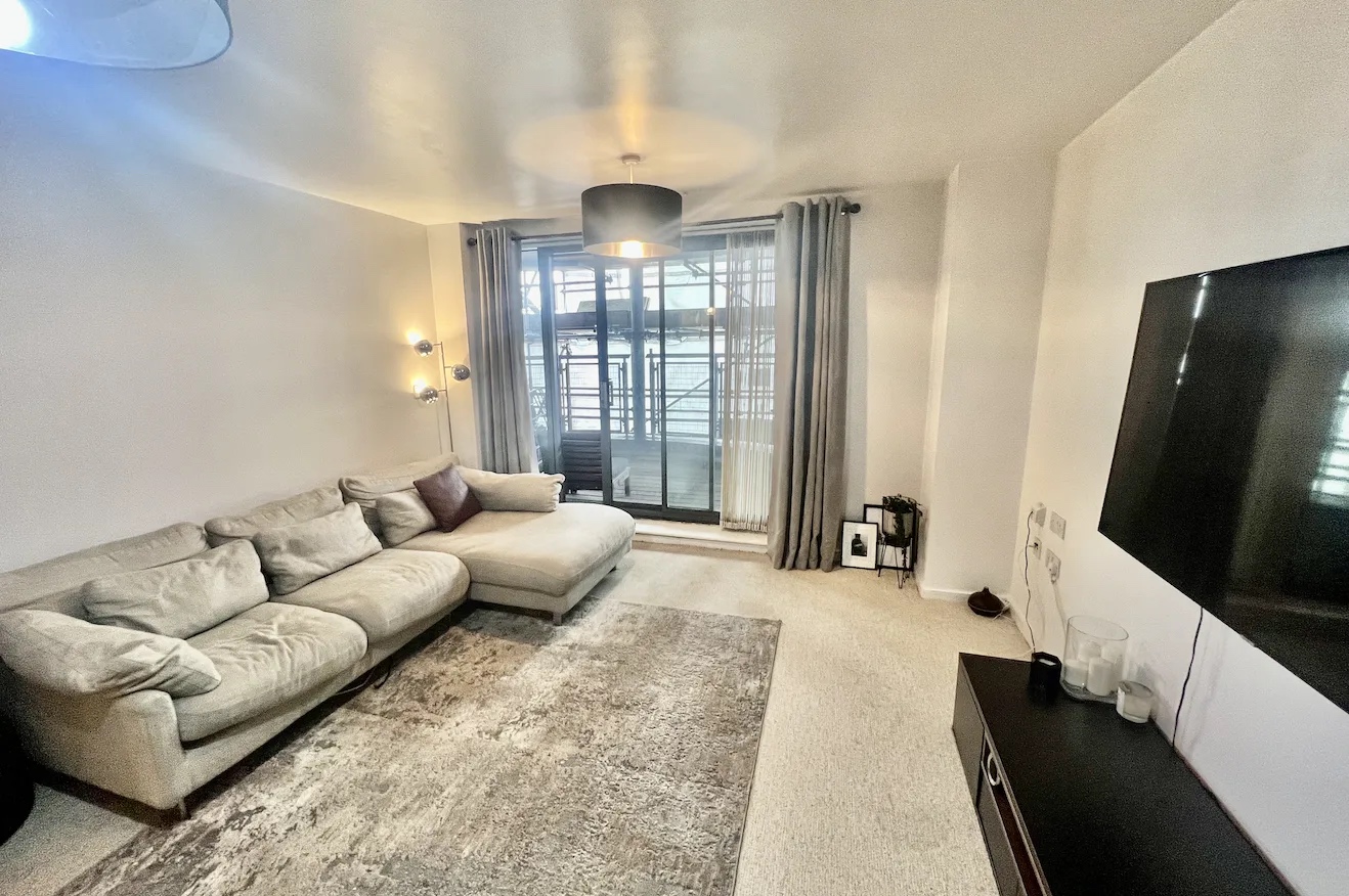 Manchester 2 Bed Flat, Blantyre Street, M15 To Rent Now for £1,400.