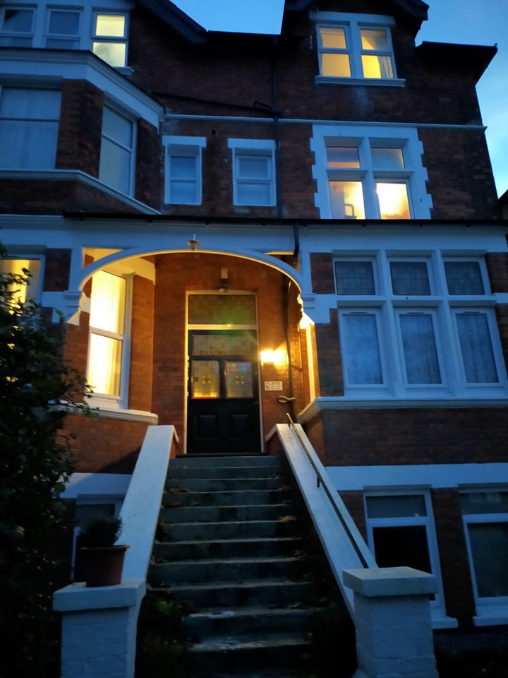 Folkestone 2 Bed Flat, Bouverie Road West, CT20 To Rent Now for £