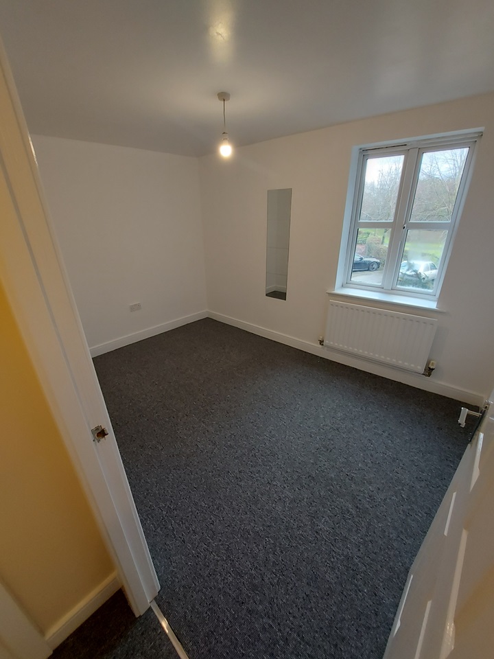 Widnes 2 Bed Flat, Stockswell Farm Court, WA8 To Rent Now for £695.