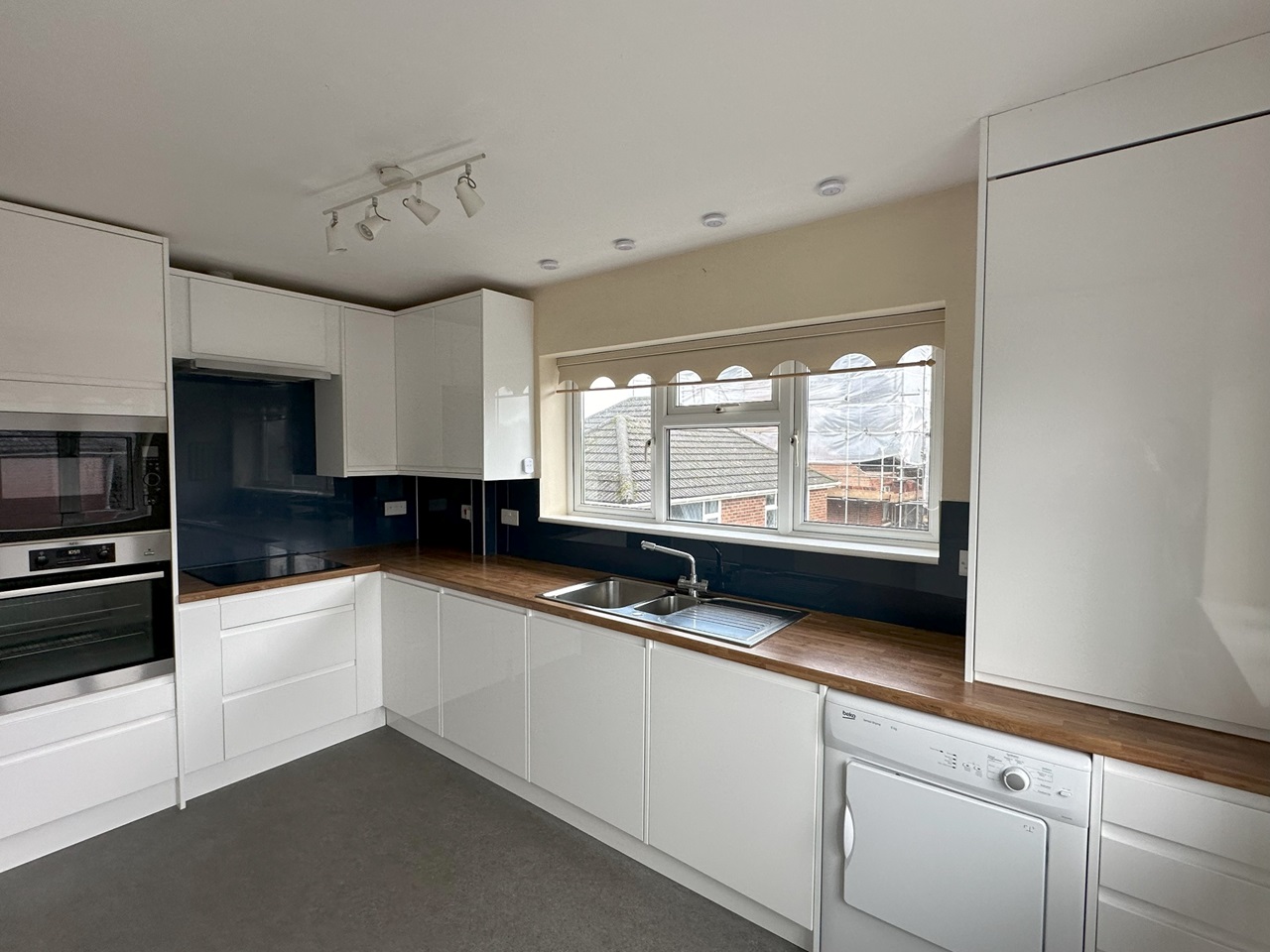 Aldershot 3 Bed Cranmore Lane, GU11 To Rent Now for £