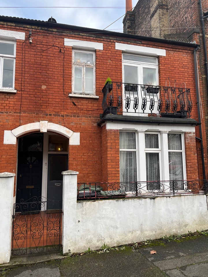 London 1 Bed Flat, Rear Harpenden Road, SE27 To Rent Now for £1,295
