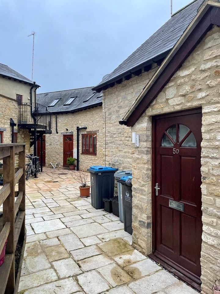 Witney 1 Bed Flat, West End, OX28 To Rent Now for £850.00 p/m