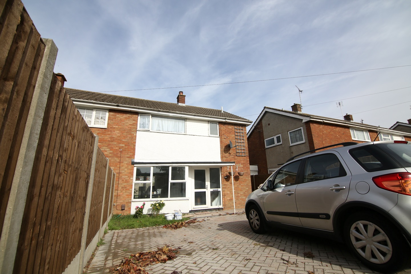 Aylesbury 3 Bed SemiDetached House, Elmhurst Road, HP20 To Rent