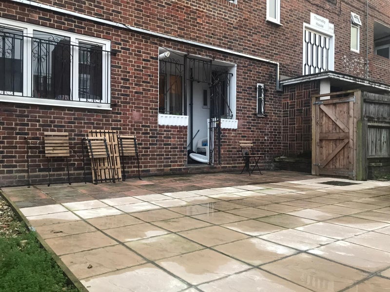 London Room in a Shared Flat, Thornaby House, E2 To Rent Now for £