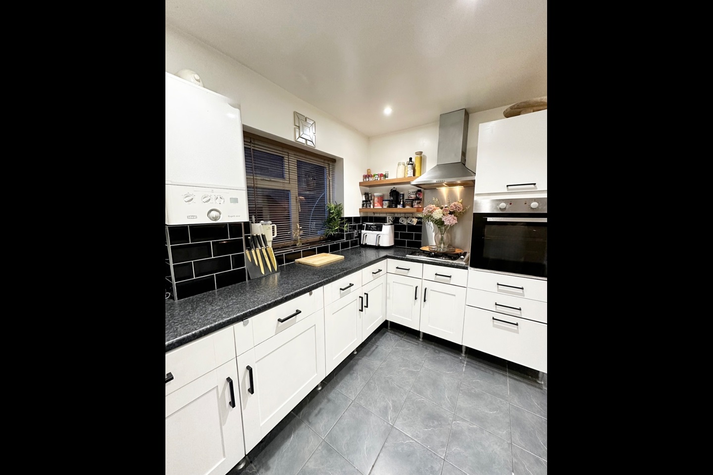 Weymouth, Dorset 3 Bed Weymouth, DT4 To Rent Now for £