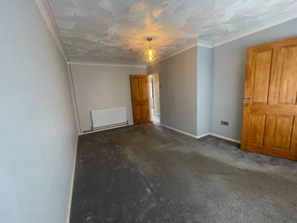 Kidsgrove, StokeOnTrent 2 Bed Bungalow, Brieryhurst Road, ST7 To