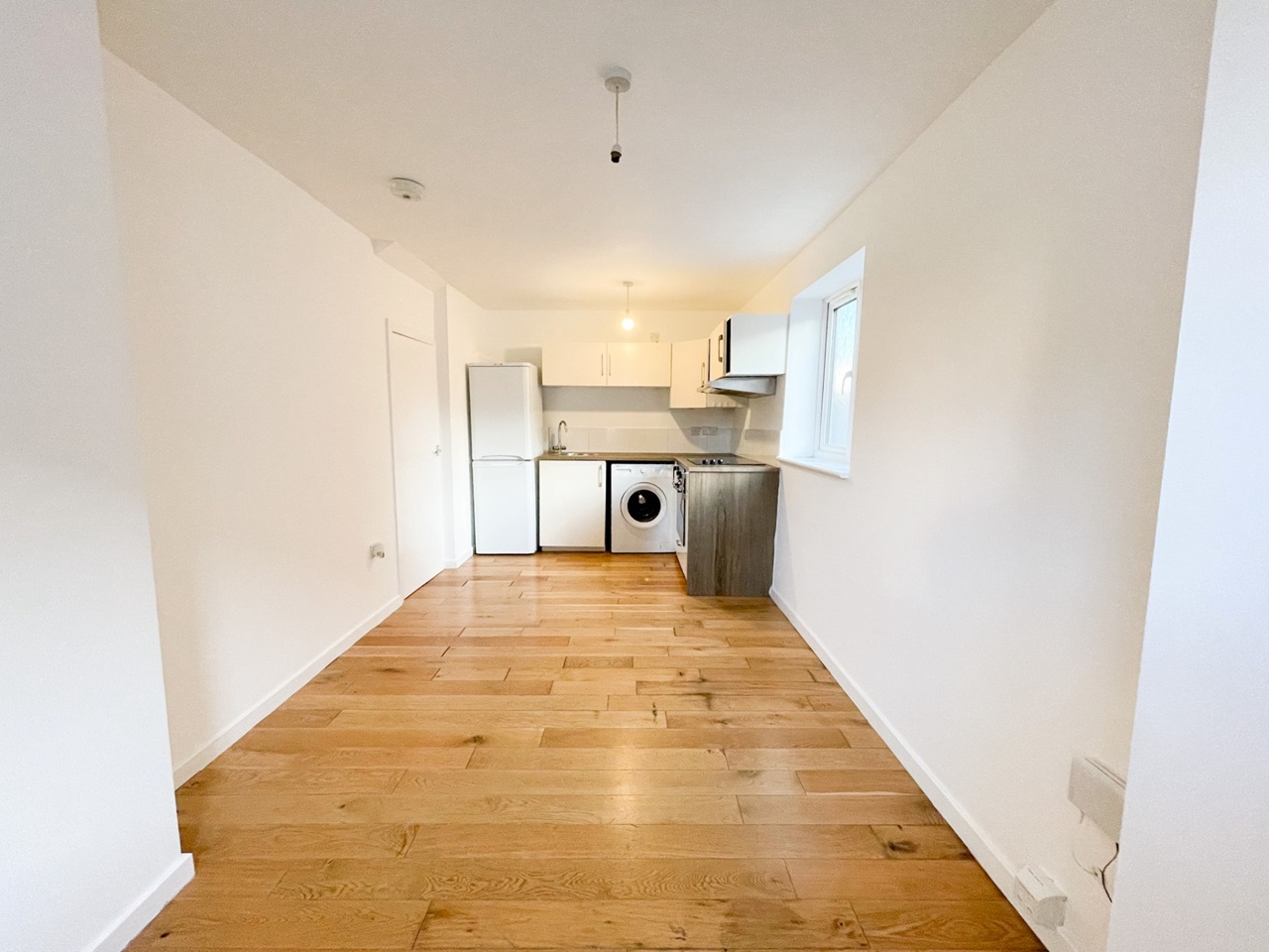 Crewe 2 Bed Flat, Chestnut Grove, CW1 To Rent Now for £675.00 p/m