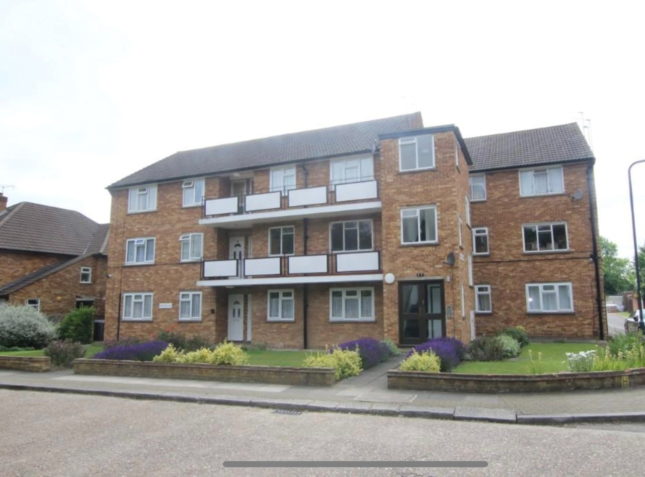 Harrow 2 Bed Flat, Woodgrange Close, HA3 To Rent Now for £1,750.00 p/m