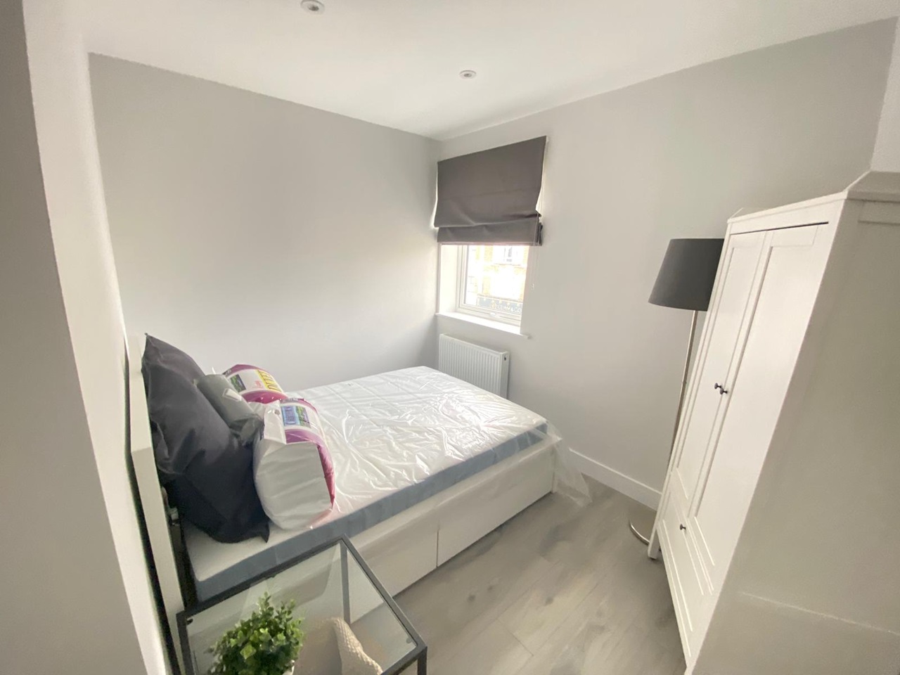 Hounslow 1 Bed Flat, High Street, TW3 To Rent Now for £1,500.00 p/m