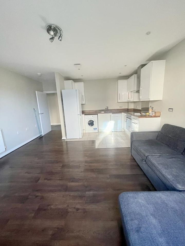 Welling 2 Bed Flat, Welling High Street, DA16 To Rent Now for £