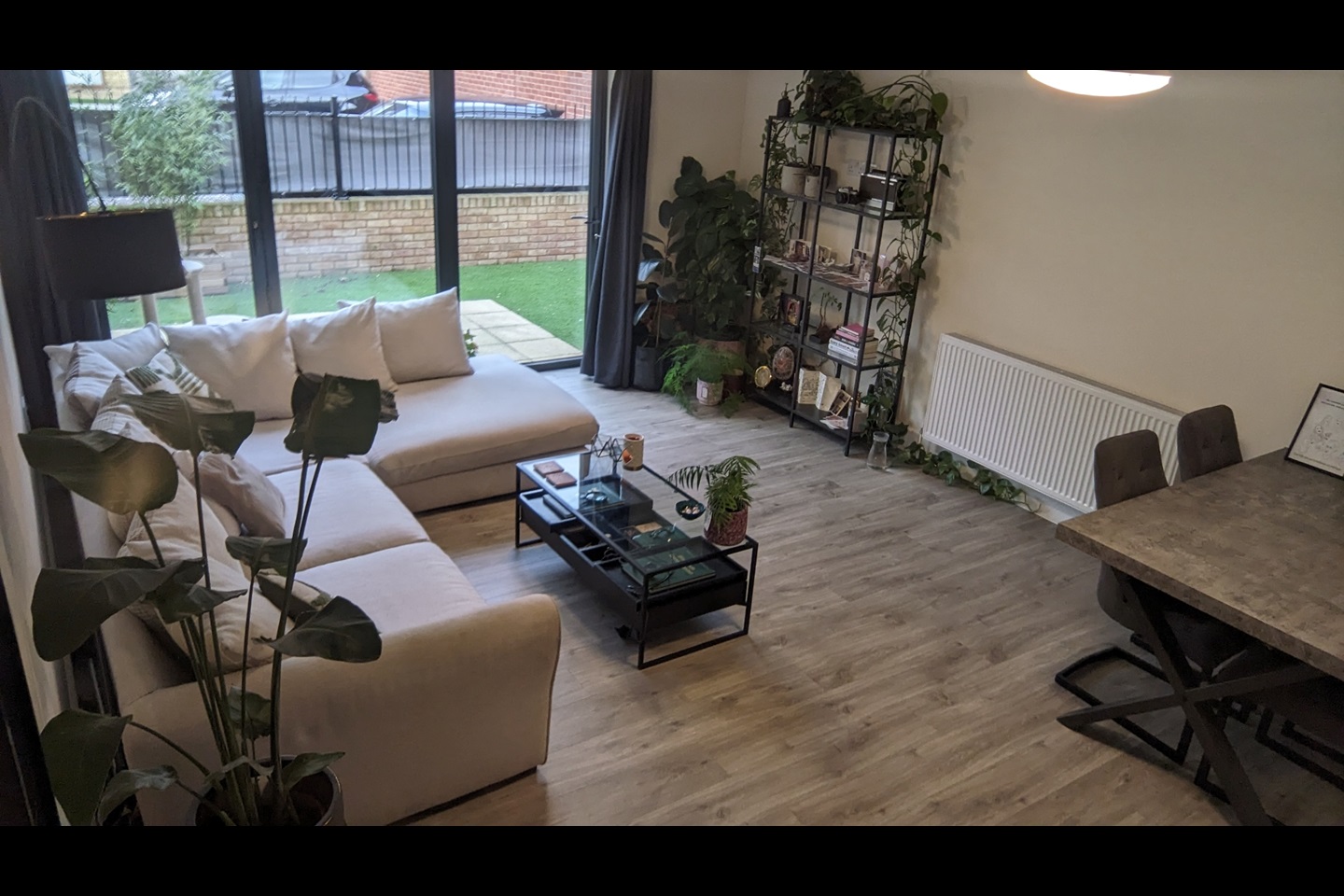 Romford 1 Bed Flat, Western Road, RM1 To Rent Now for £1,200.00 p/m