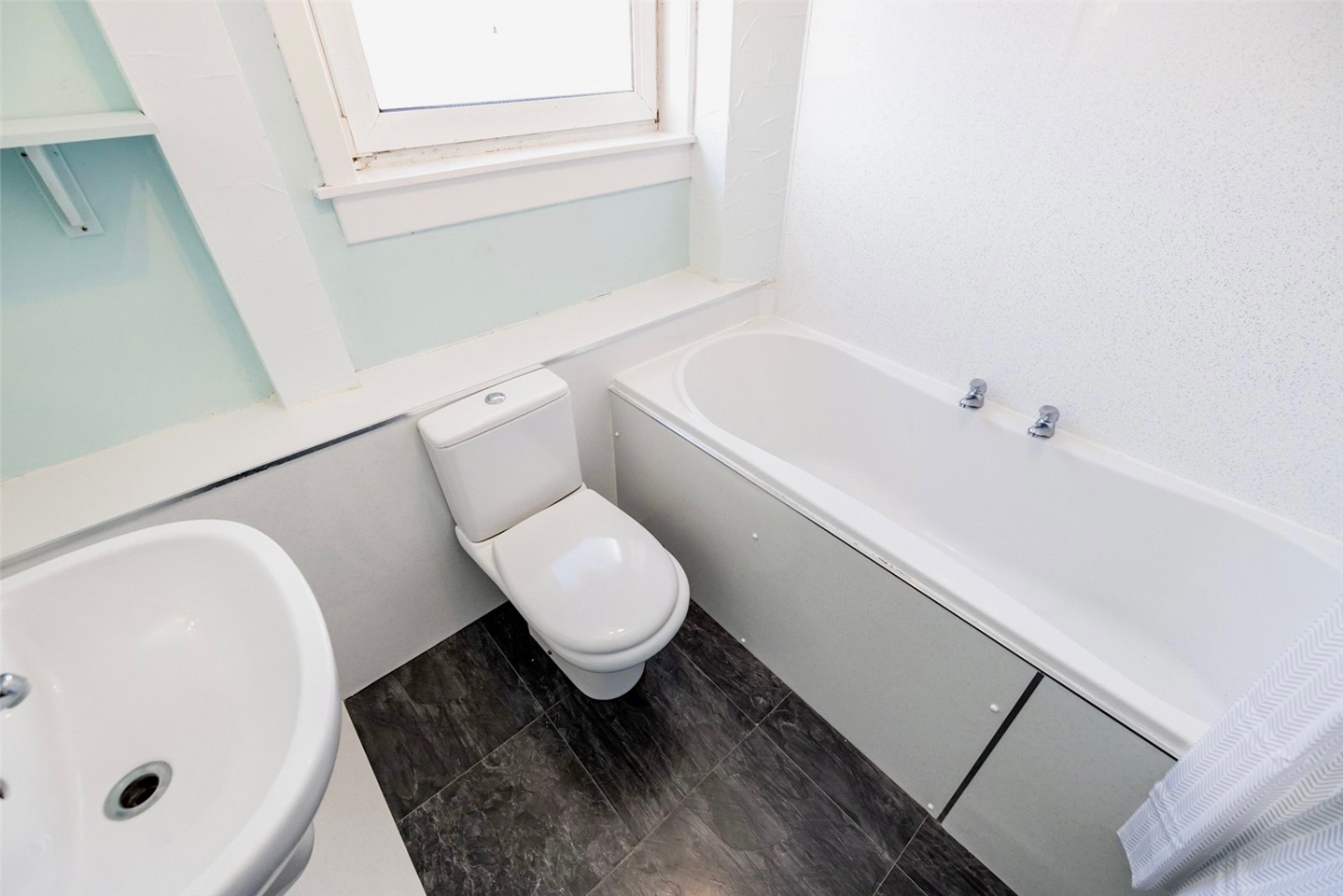 Dyce, Aberdeen 3 Bed Terraced House, Liddell Place, AB21 To Rent Now for £900.00 p/m