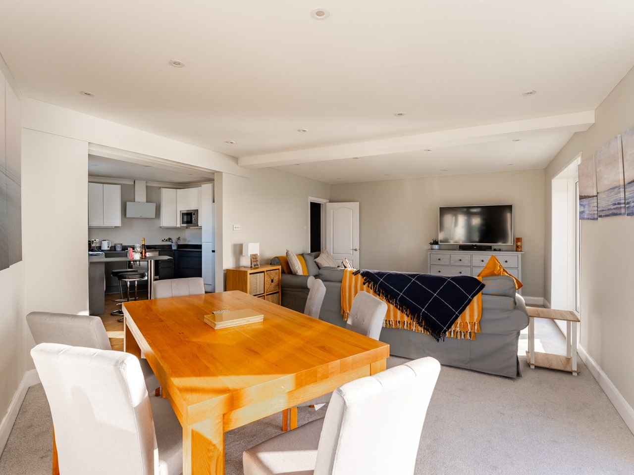 Bournemouth 3 Bed Flat, Southbourne Overcliff Drive, BH6 To Rent