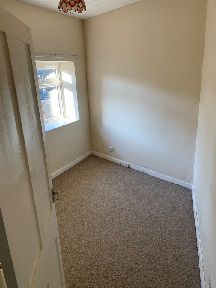 Yeovil 2 Bed Flat, High Street, TA14 To Rent Now for £795.00 p/m