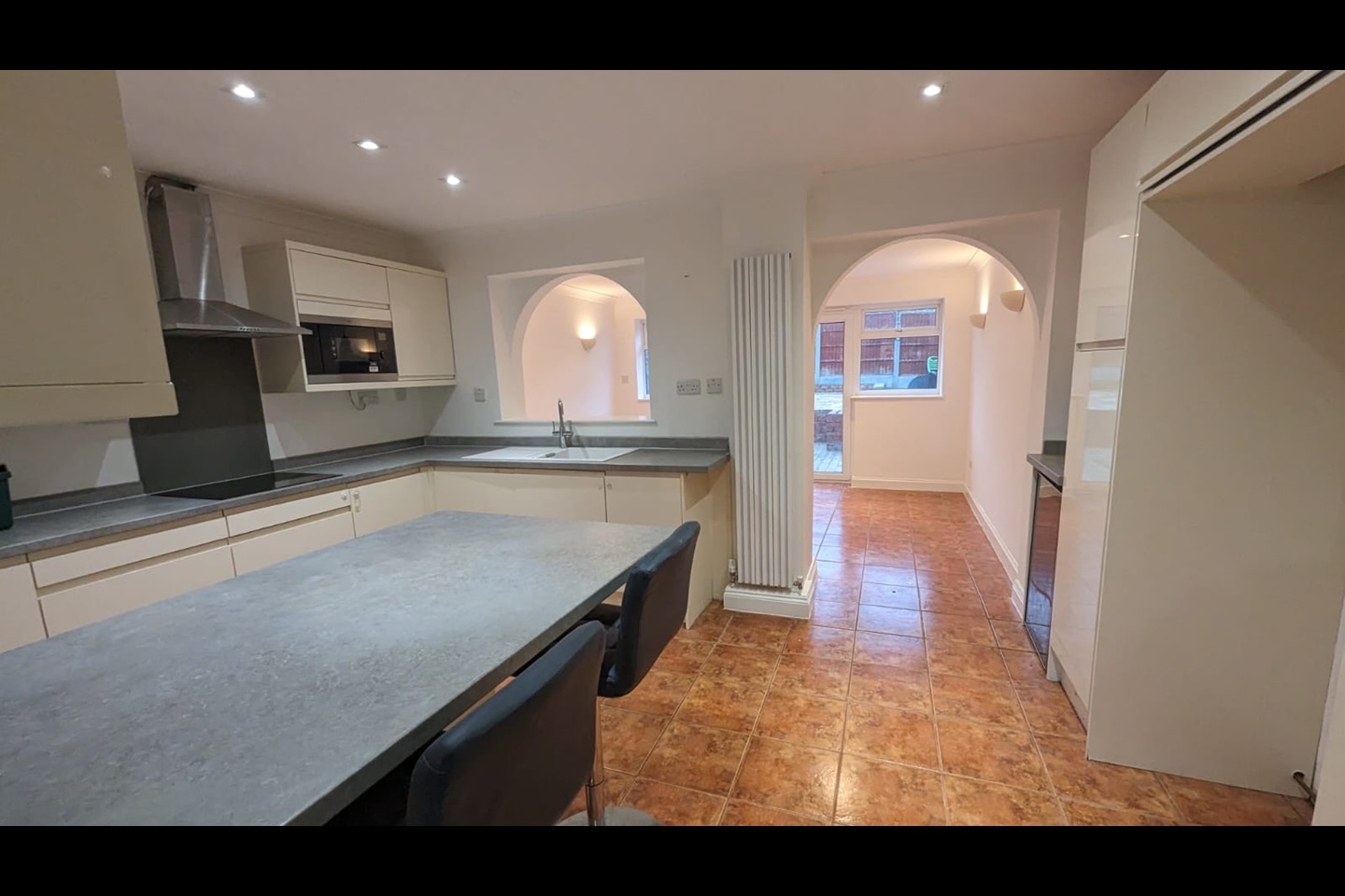 Colchester 3 Bed SemiDetached House, Hillston Close, CO2 To Rent