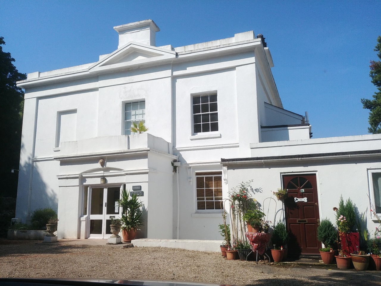 Torquay Studio Flat, Landour, TQ1 To Rent Now for £525.00 p/m