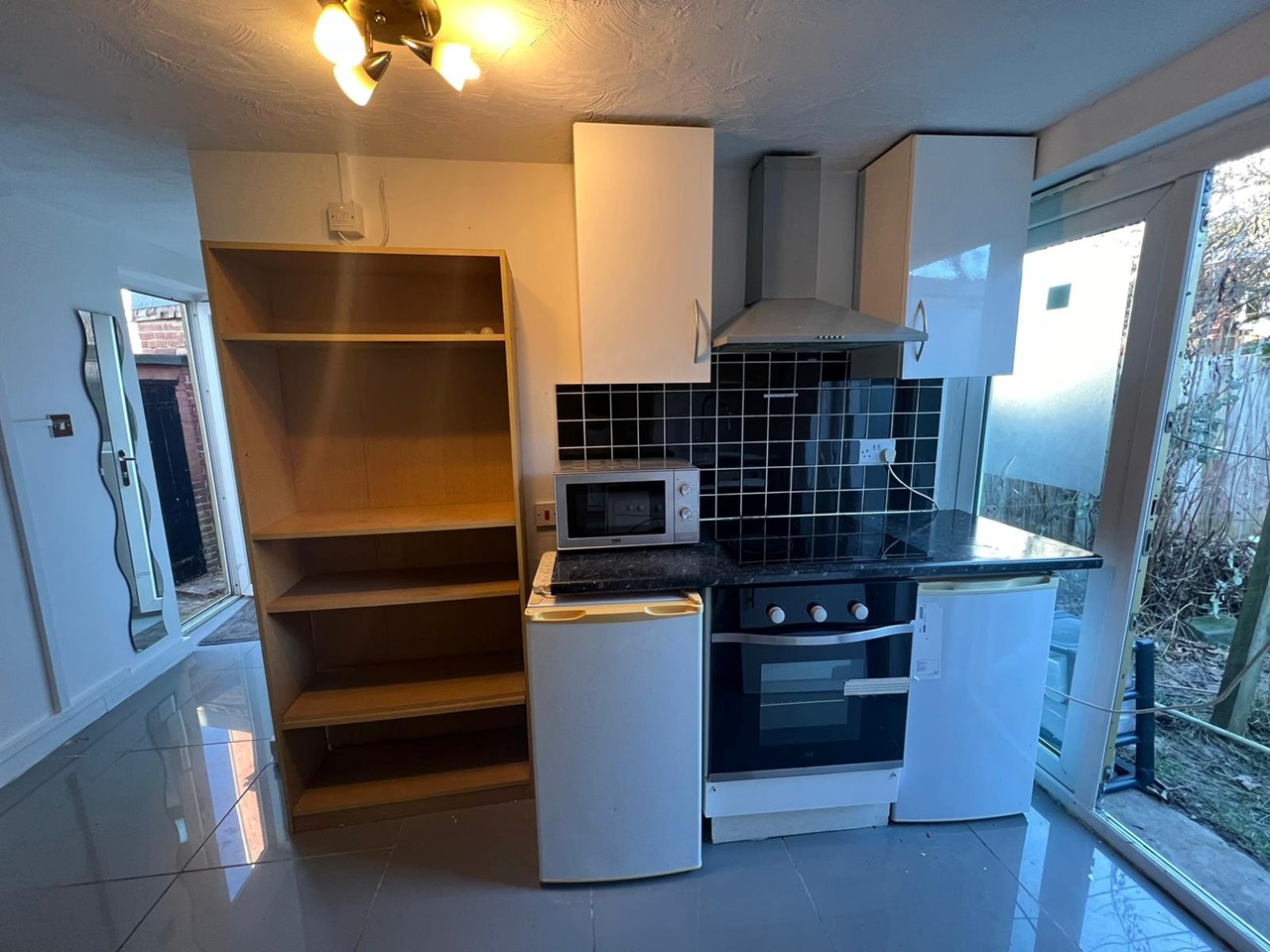 Ilford 1 Bed Flat, Wanstead Park Road, IG1 To Rent Now for £1,200.00 p/m