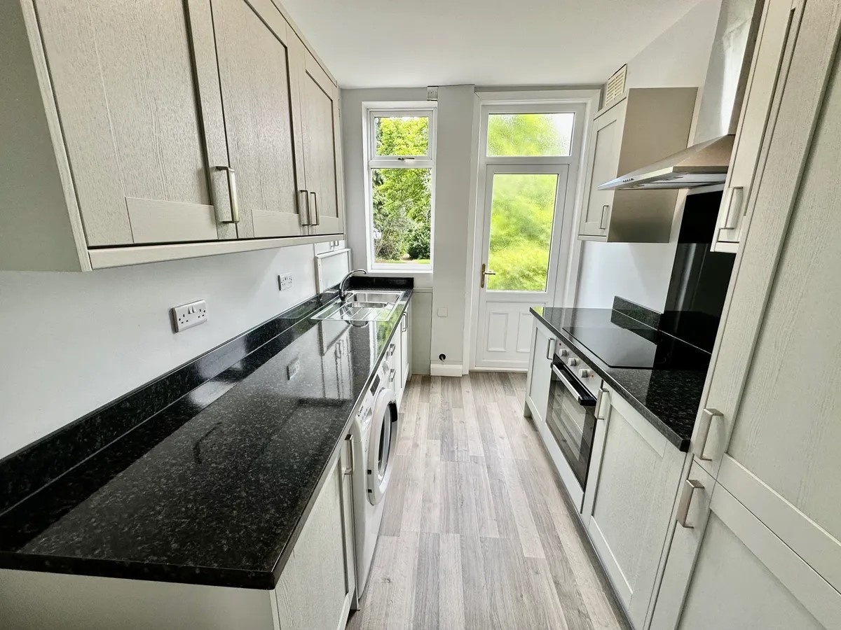 Doncaster 3 Bed SemiDetached House, Wentworth Road, DN2 To Rent