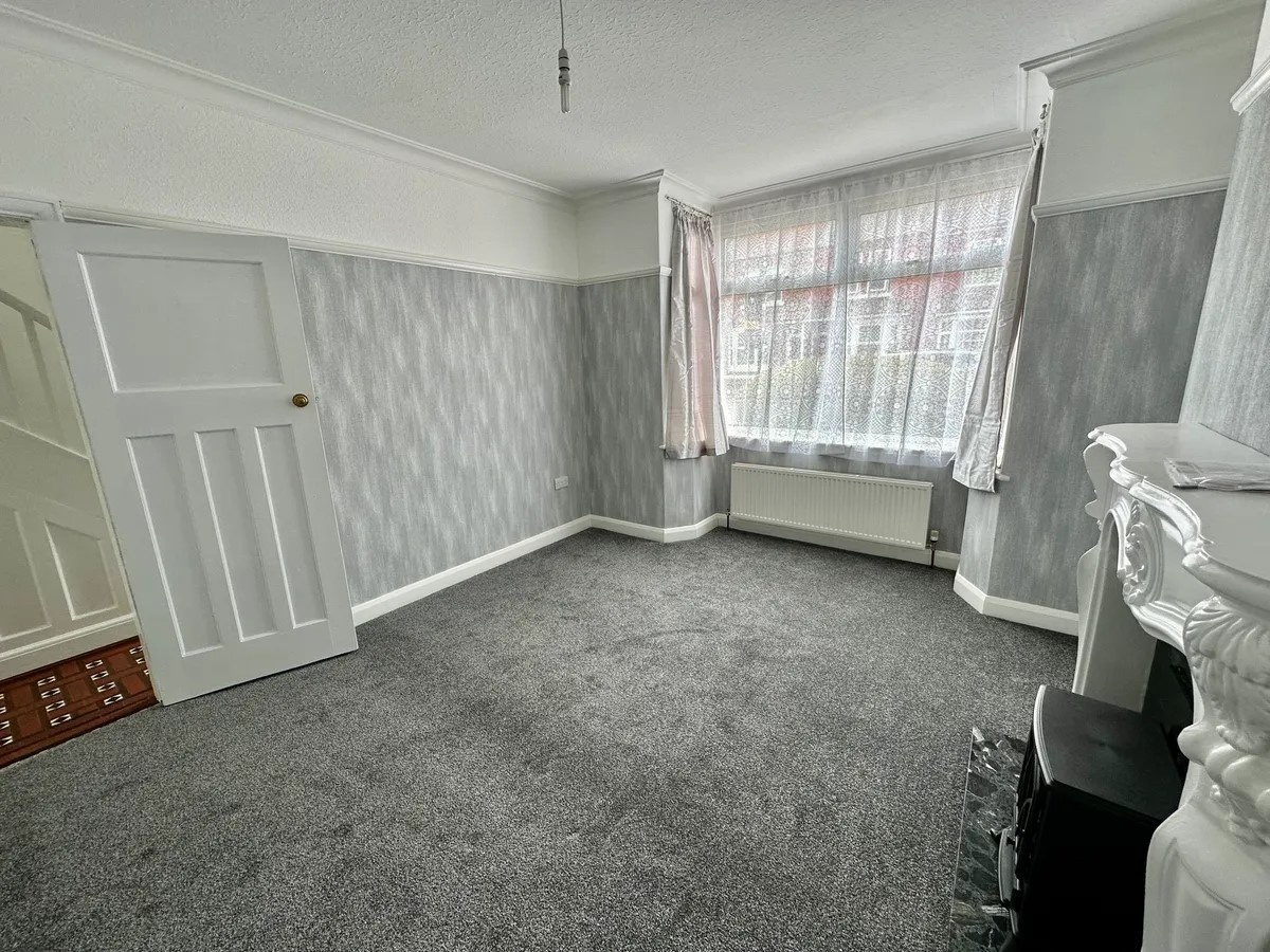 Doncaster 3 Bed SemiDetached House, Wentworth Road, DN2 To Rent