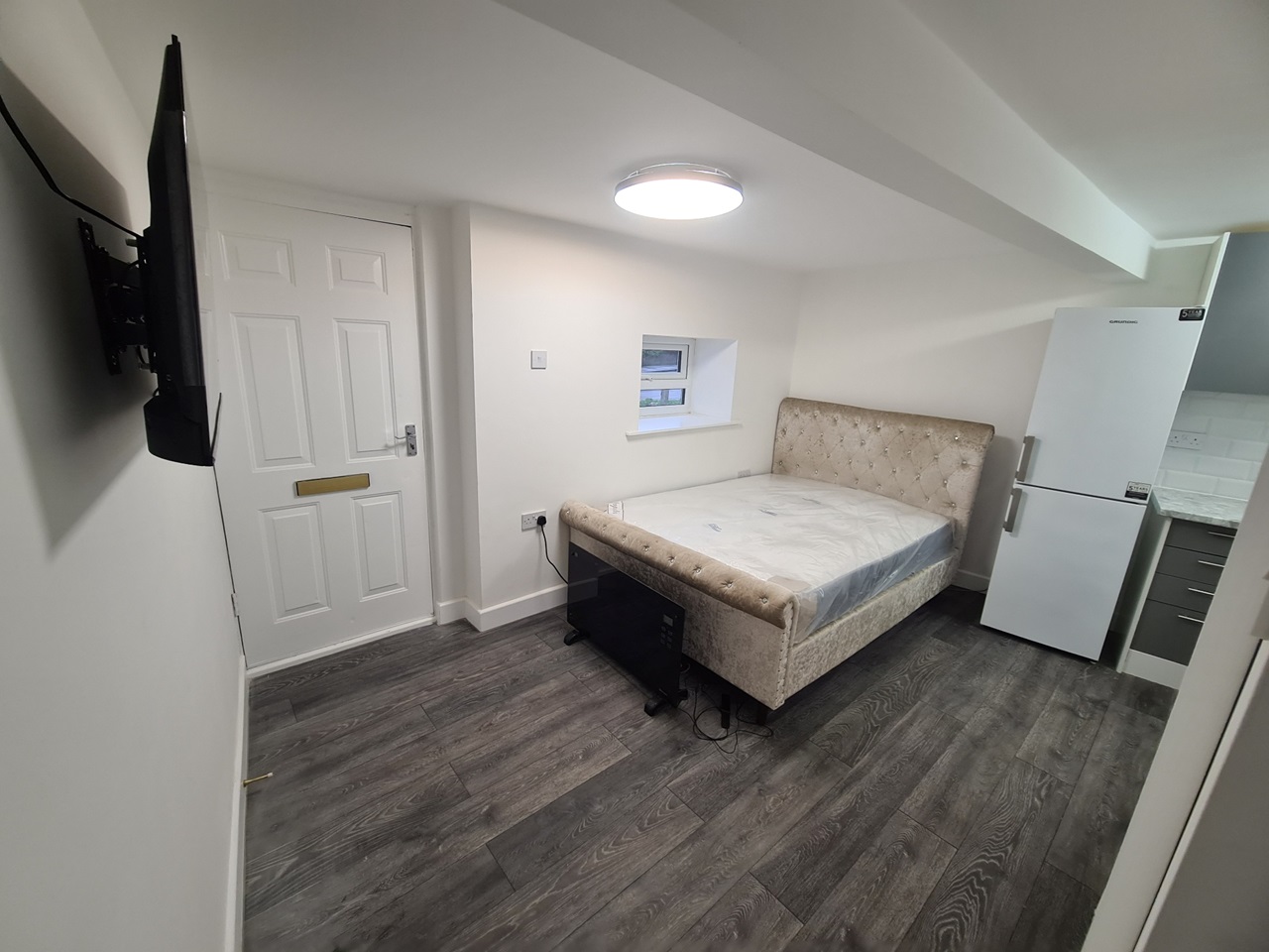 South Croydon - Studio Flat, Addington Road, CR2 - To Rent Now for £