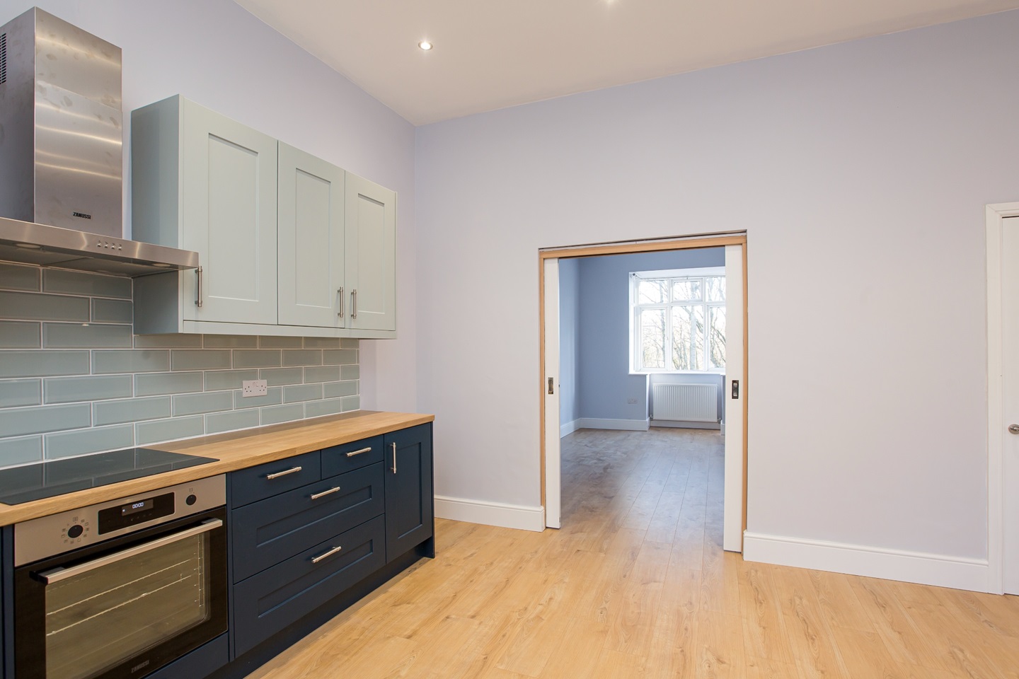 Huddersfield 3 Bed SemiDetached House, Netheroyd Hill Road, HD2 To