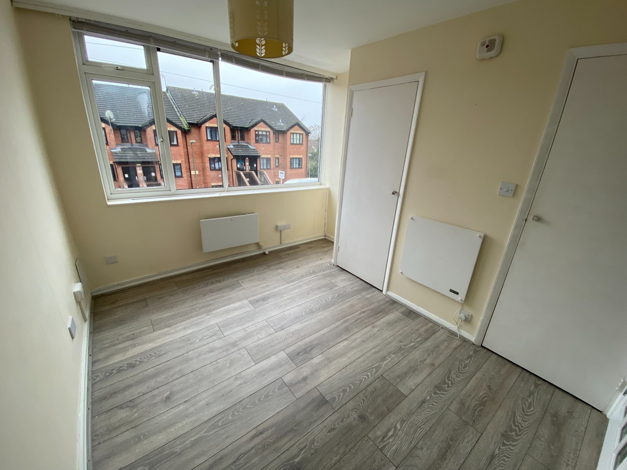 Redhill 1 Bed Flat, Garlands Road, RH1 To Rent Now for £1,100.00 p/m