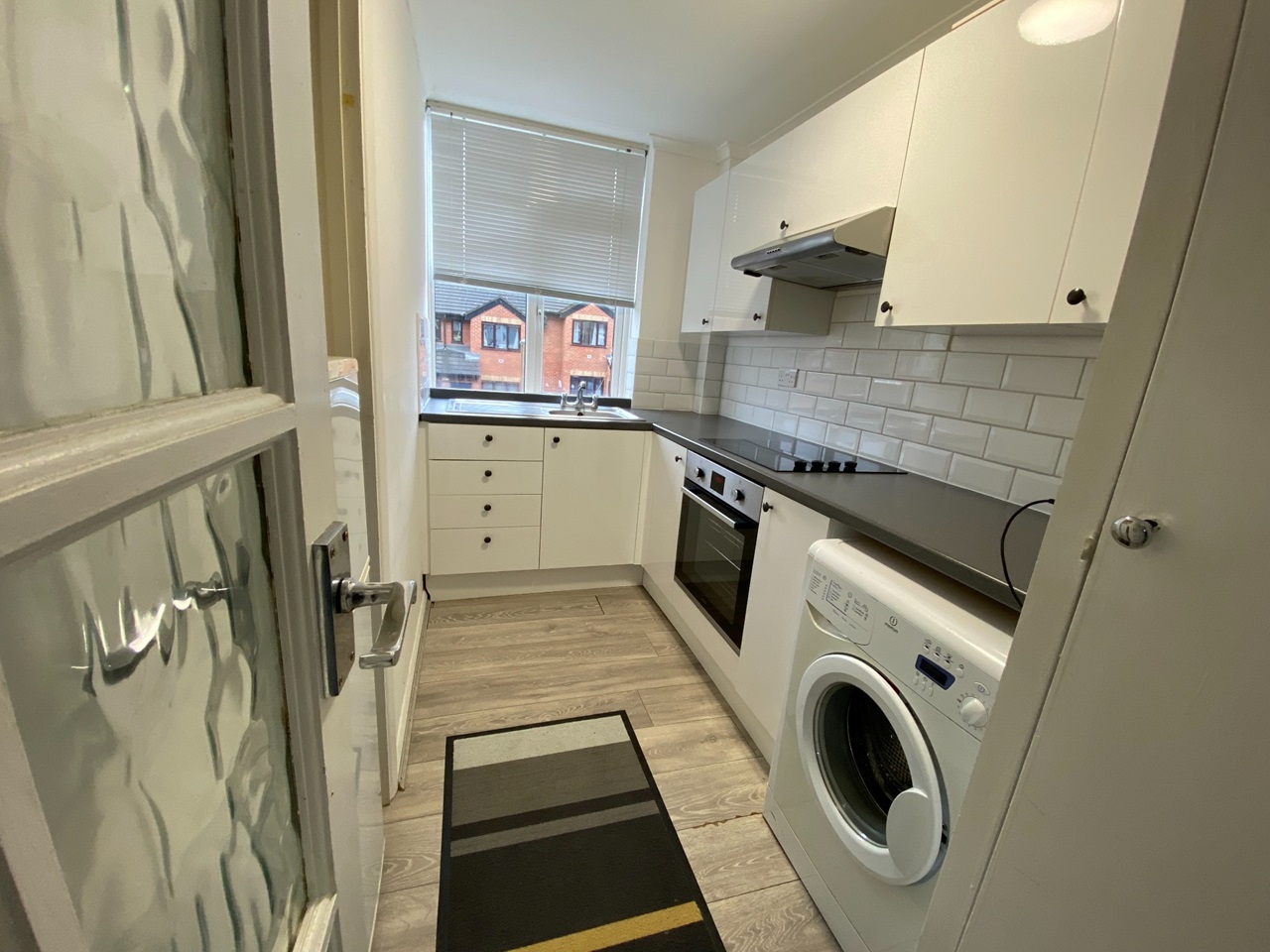 Redhill 1 Bed Flat, Garlands Road, RH1 To Rent Now for £1,100.00 p/m