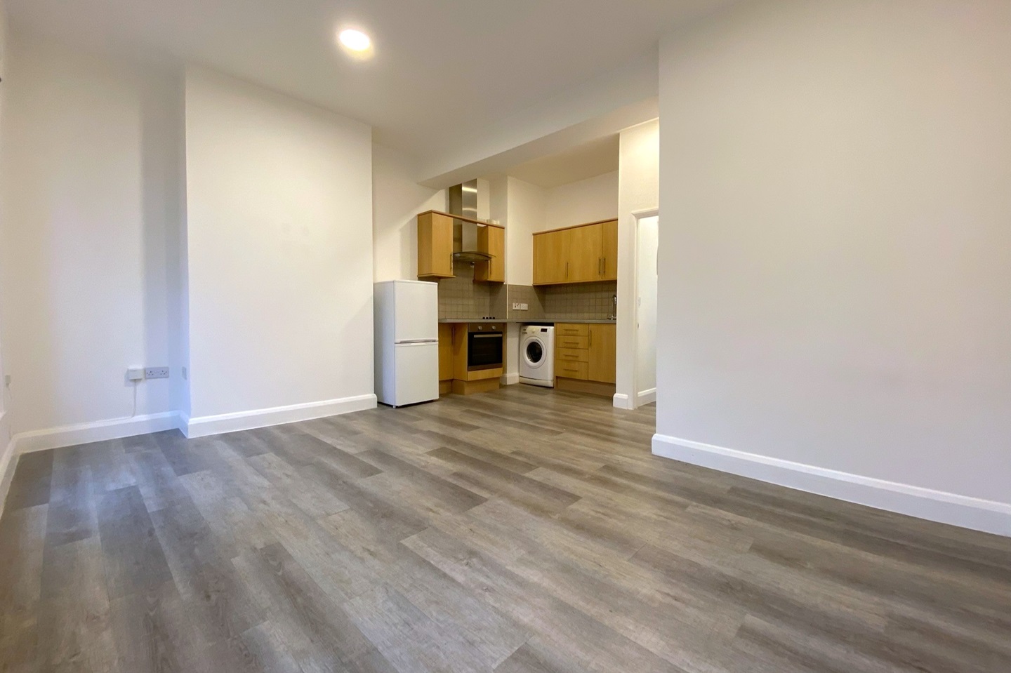 London Studio Flat, Catford, SE6 To Rent Now for £1,000.00 p/m