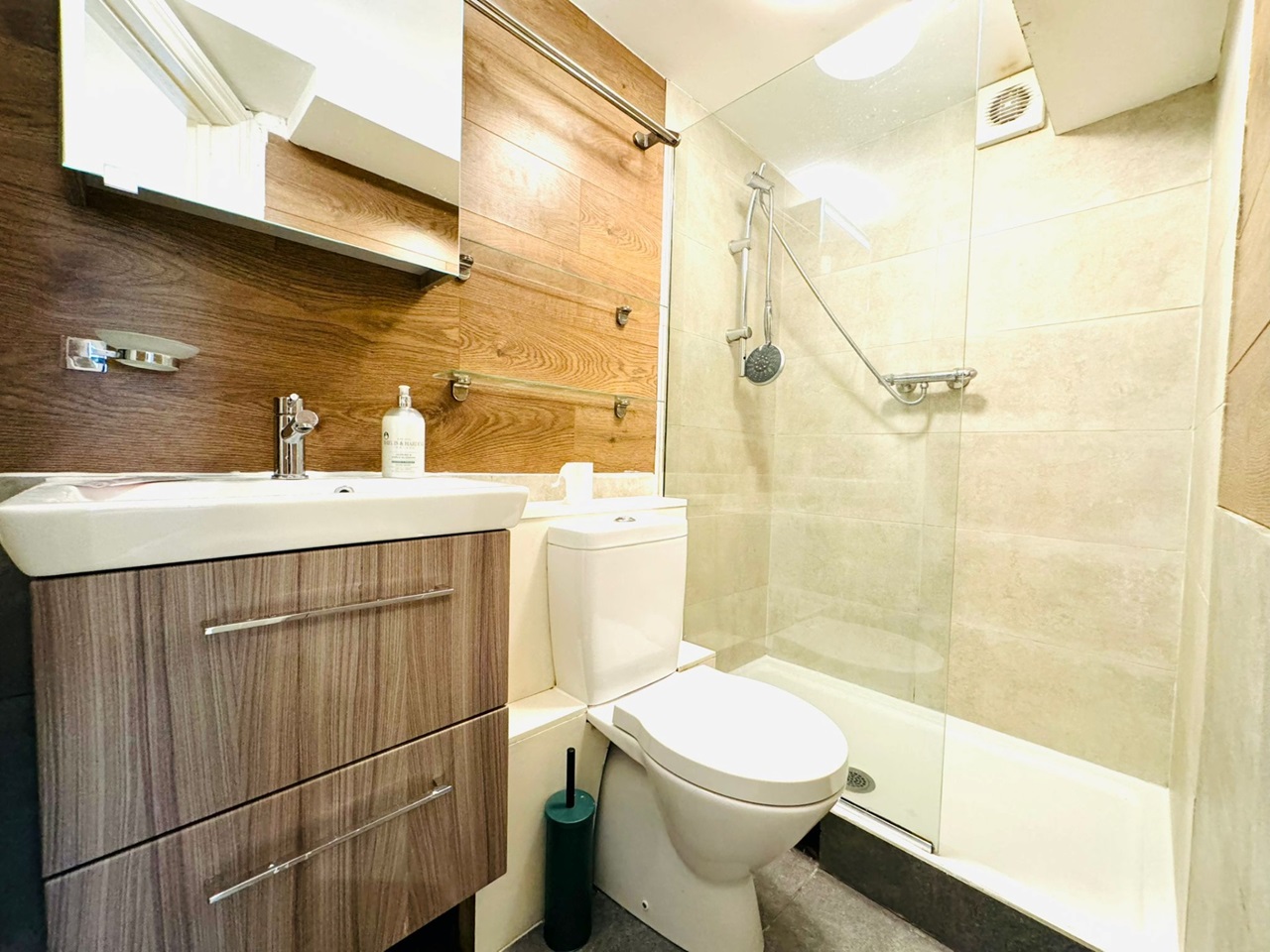 Kilburn Studio Flat, West Hampstead, NW2 To Rent Now for £1,350.00 p/m