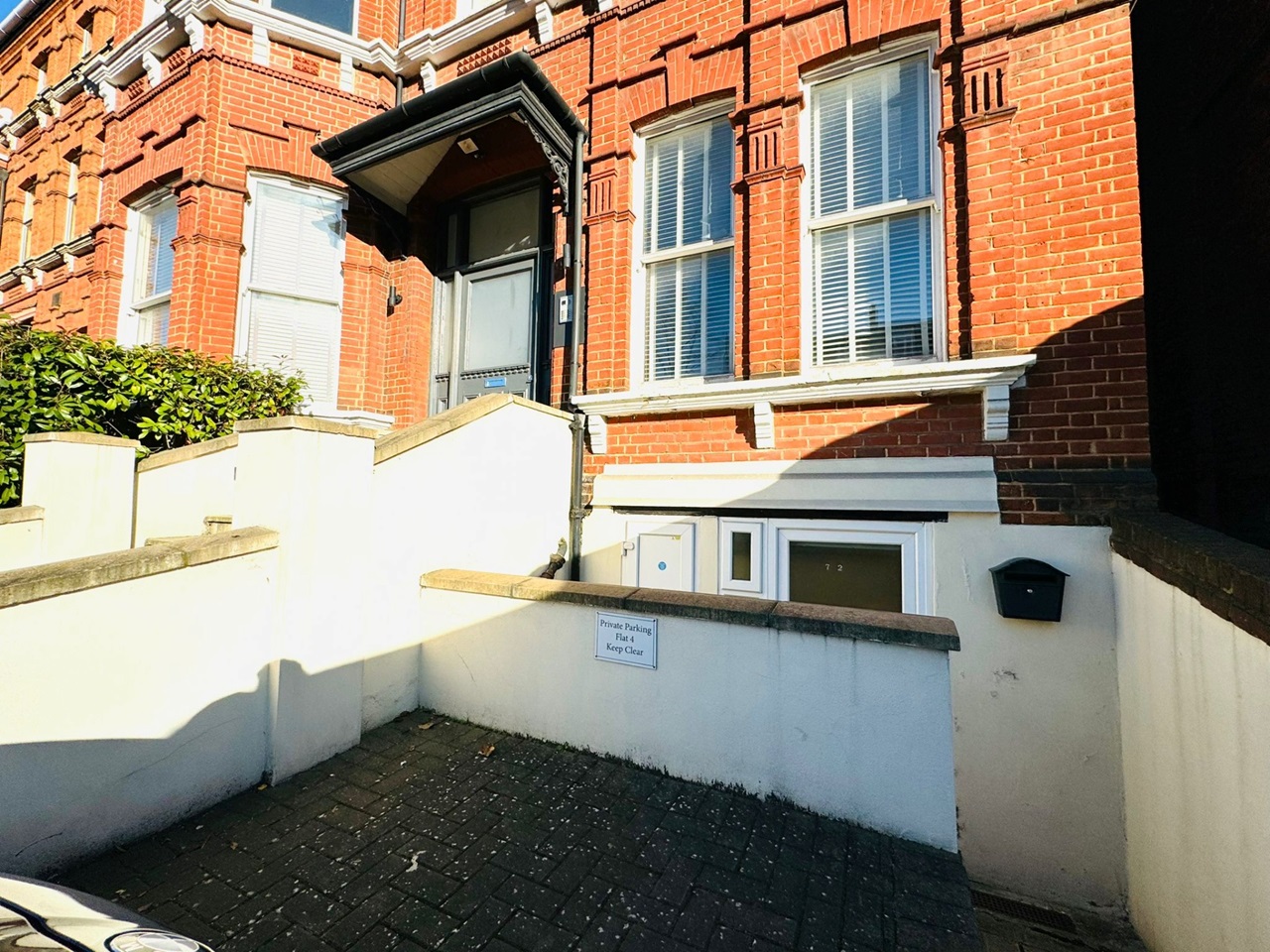 Kilburn Studio Flat, West Hampstead, NW2 To Rent Now for £1,350.00 p/m