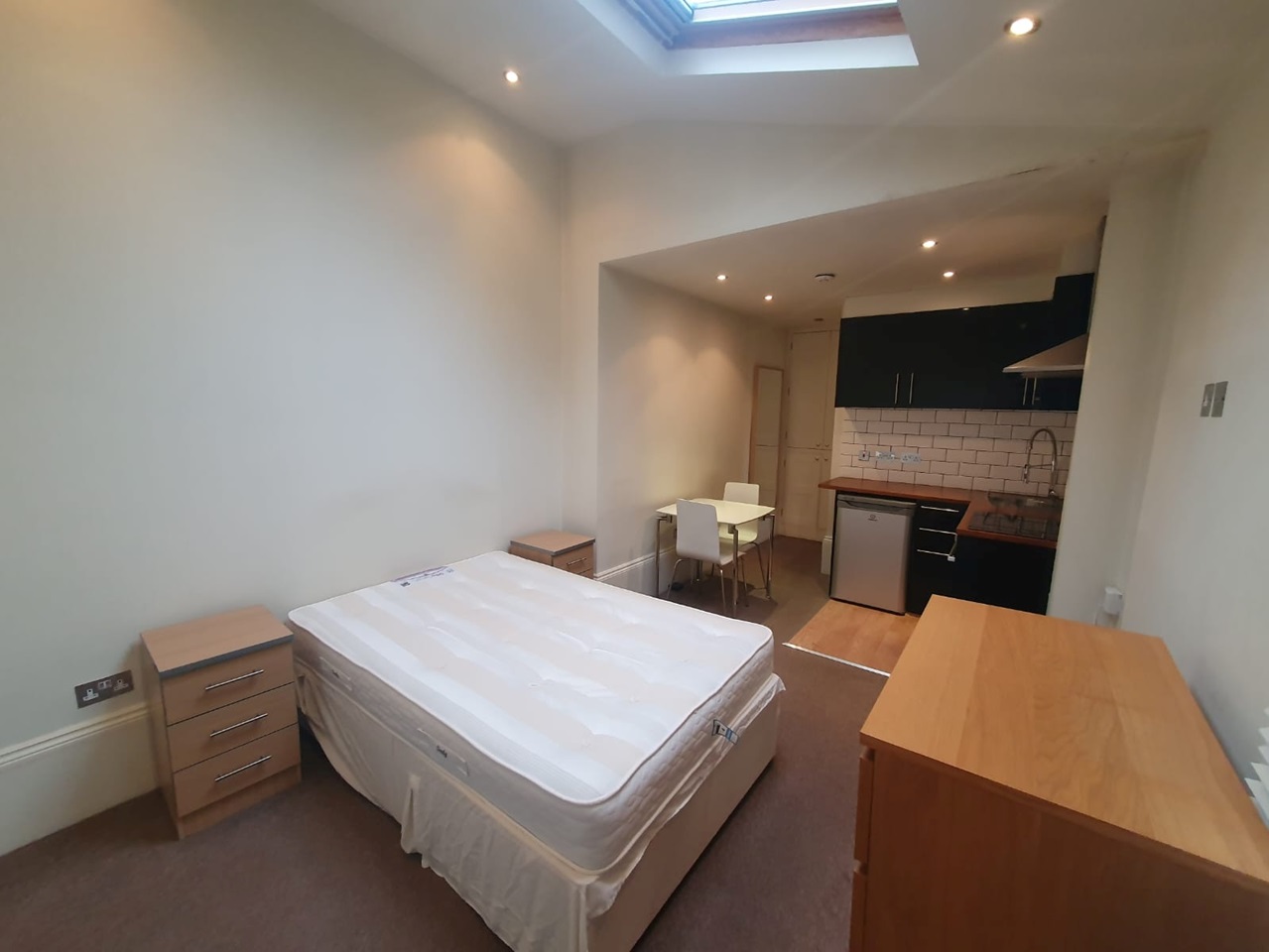 London Studio Flat, Brixton Hill, SW2 To Rent Now for £1,146.86 p/m