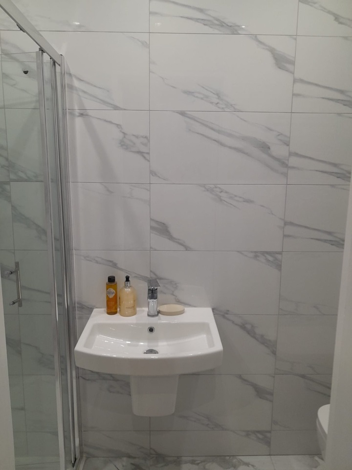 London Studio Flat, Ealing Broadway, W5 To Rent Now for £1,650.00 p/m