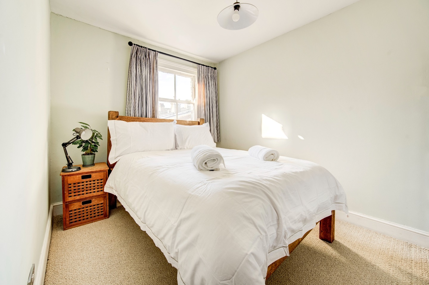 London 2 Bed Detached House, Combermere Road, SW9 To Rent Now for £2,750.00 p/m