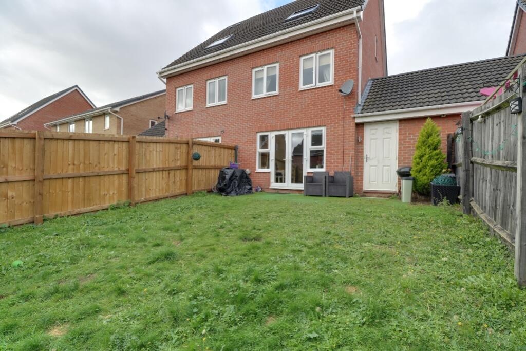 Grantham 3 Bed SemiDetached House, Neals Crescent, NG31 To Rent