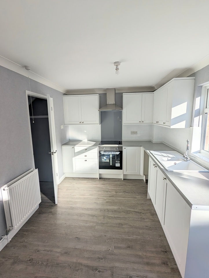 Greenhithe 3 Bed Terraced House, Ingress Gardens, DA9 To Rent Now for £1,750.00 p/m