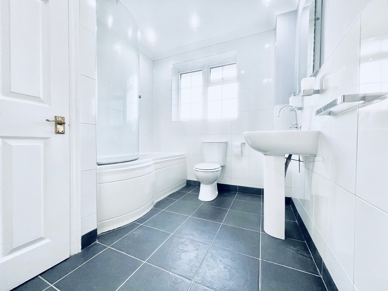 Frimley Green, Camberley 3 Bed SemiDetached House, Gresham Way, GU16