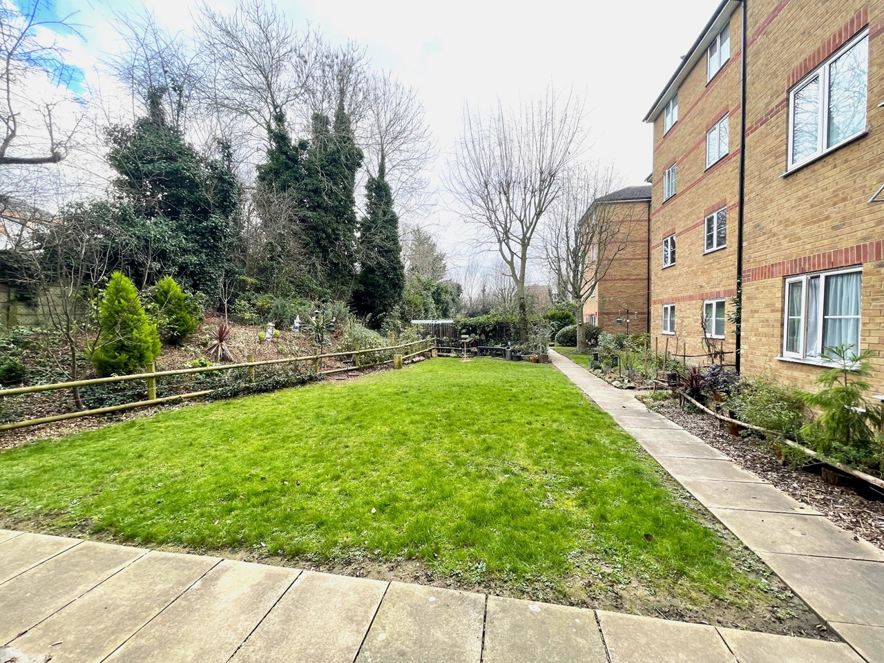 London 2 Bed Flat, Chingford, E4 To Rent Now for £1,550.00 p/m