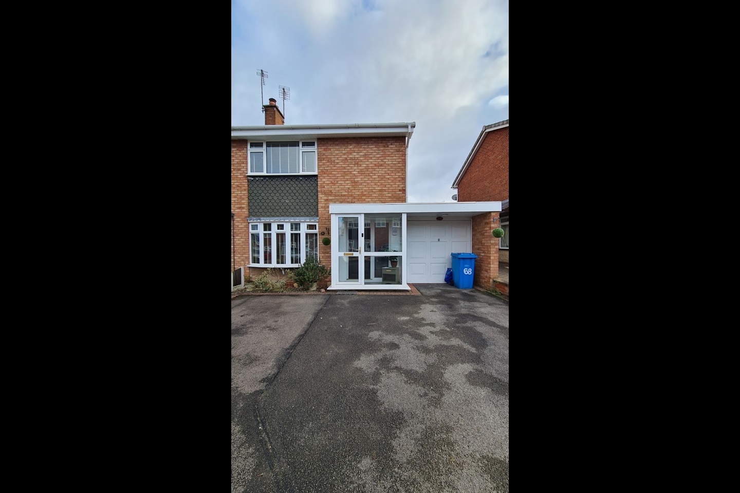 Wolverhampton 3 Bed SemiDetached House, Ravenhill Drive, WV8 To